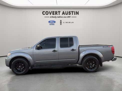 Used 2020 Nissan Frontier SV w/ Midnight Edition Floor Mats image 2