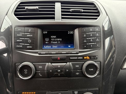 Used 2018 Ford Explorer XLT image 9