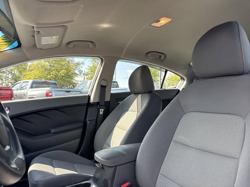 Used 2018 Kia Forte LX w/ Sports Package image 23
