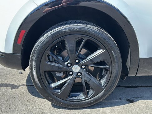 Used 2021 Buick Envision Essence w/ Sport Touring Package image 11