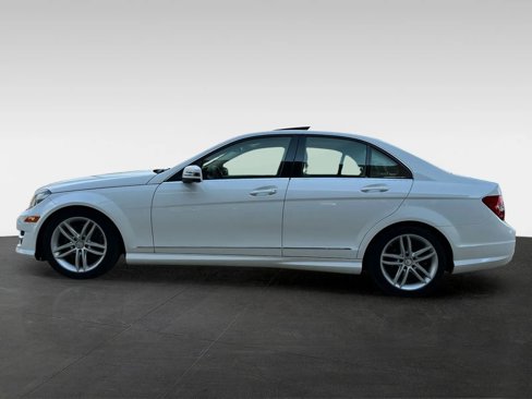 Used 2013 Mercedes-Benz C 300 4MATIC Sedan w/ Premium 1 Pkg image 4