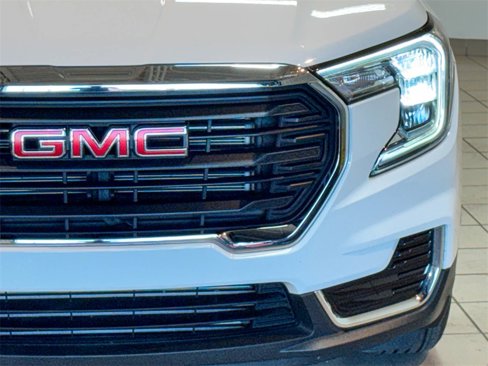 Certified 2022 GMC Terrain SLE w/ Driver Convenience Package image 13