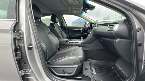 Used 2020 Genesis G70 2.0T w/ Elite Package image 14