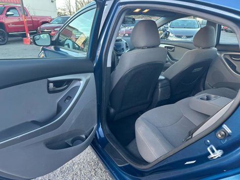 Used 2014 Hyundai Elantra SE image 13