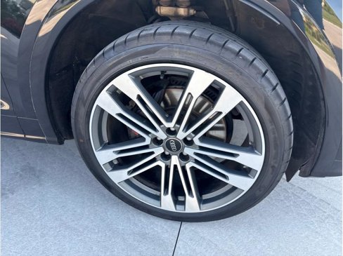 Used 2018 Audi SQ5 Premium Plus w/ Navigation Package image 33