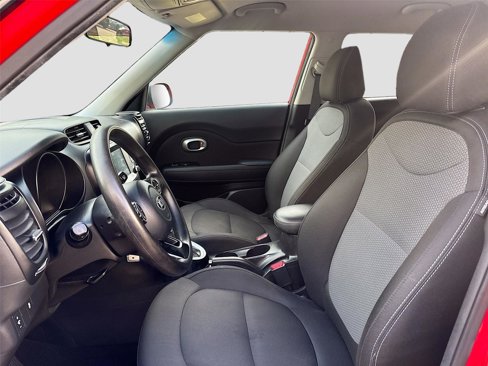 Used 2018 Kia Soul + image 23