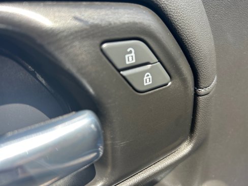 Used 2021 Chevrolet Silverado 1500 LT Trail Boss w/ LPO, Dark Essentials Package image 26