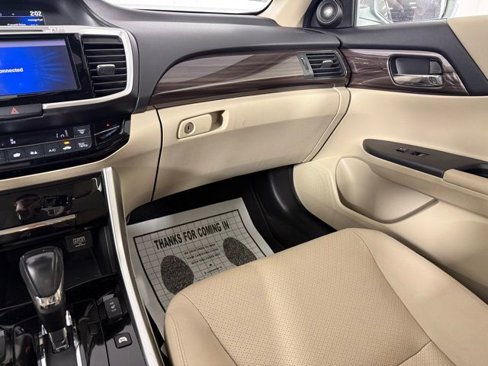 Used 2017 Honda Accord EX-L image 34