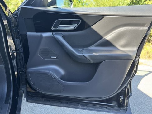 Used 2019 Jaguar F-PACE Premium image 20