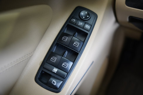 Used 2012 Mercedes-Benz GL 450 4MATIC image 26