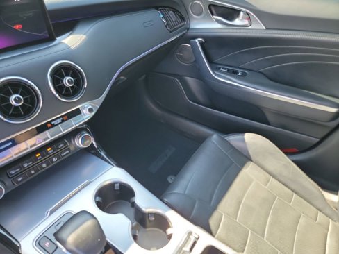 Used 2022 Kia Stinger GT2 image 33