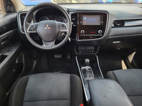 Used 2020 Mitsubishi Outlander SE image 22