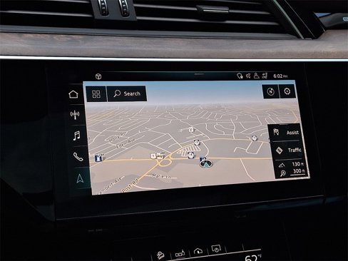Used 2020 Audi e-tron Premium Plus image 5