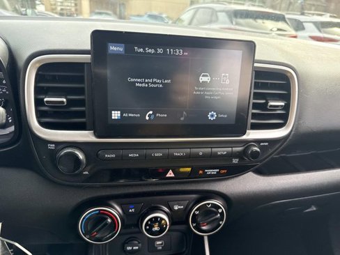 Used 2021 Hyundai Venue SE image 20