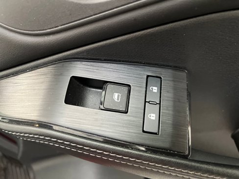 Used 2024 Nissan Rogue SV image 26