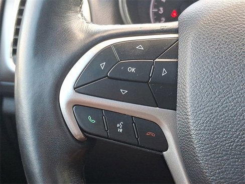 Used 2020 Jeep Grand Cherokee Altitude image 21