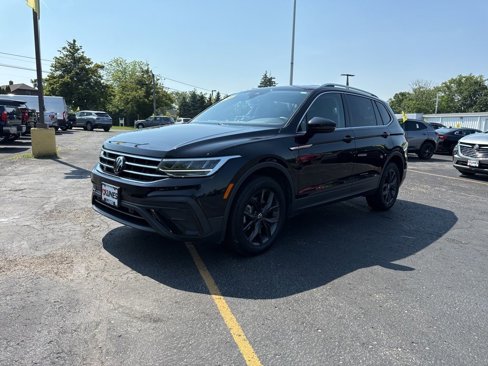 Used 2024 Volkswagen Tiguan SE image 12