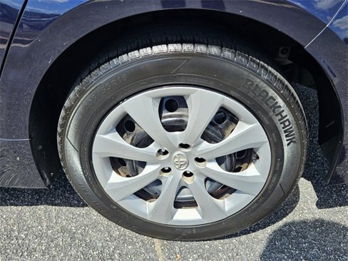 Used 2021 Toyota Corolla LE image 16