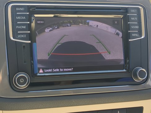 Used 2017 Volkswagen Tiguan S image 26