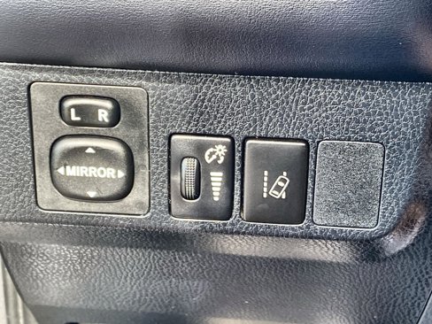 Used 2018 Toyota RAV4 XLE image 17