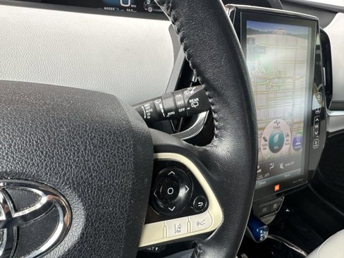 Used 2018 Toyota Prius Four image 16