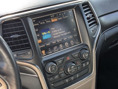 Used 2015 Jeep Grand Cherokee Limited w/ Luxury Group II image 17