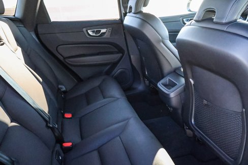 Used 2025 Volvo XC60 B5 Plus image 13