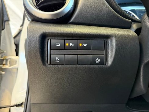 Used 2021 Nissan Versa S w/ Trunk Package image 19