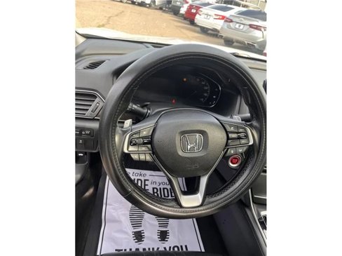 Used 2018 Honda Accord Touring image 10