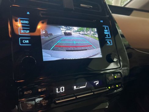 Used 2019 Toyota Prius L Eco image 9