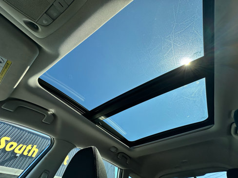 Used 2018 Nissan Rogue SV w/ Sun & Sound Touring Package image 18