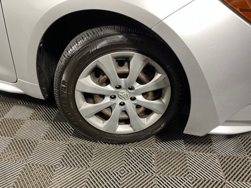 Used 2020 Toyota Corolla LE image 36