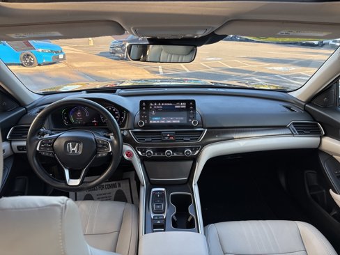 Used 2018 Honda Accord Touring image 12