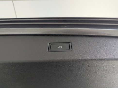 Used 2022 Volkswagen Tiguan SEL R-Line image 28