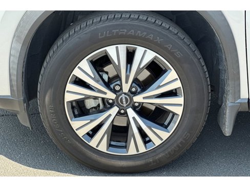 Used 2022 Nissan Rogue SV image 43
