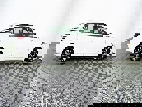 Used 2021 Nissan Sentra SV image 11