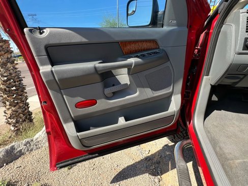 Used 2006 Dodge Ram 2500 Truck SLT image 11