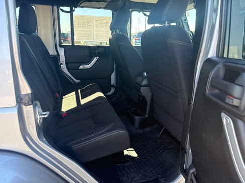 Used 2015 Jeep Wrangler Unlimited Sahara w/ Max Tow Package image 28