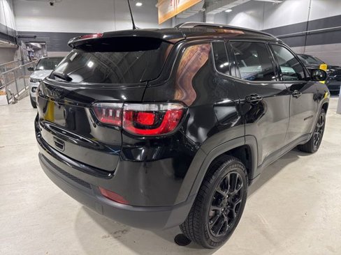 Used 2022 Jeep Compass Altitude image 17