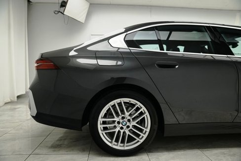 Used 2024 BMW 530i xDrive w/ Premium Package image 20