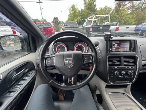 Used 2019 Dodge Grand Caravan SXT image 19