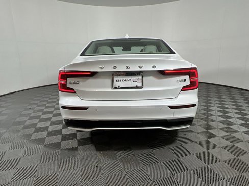 Certified 2024 Volvo S60 B5 Plus image 9