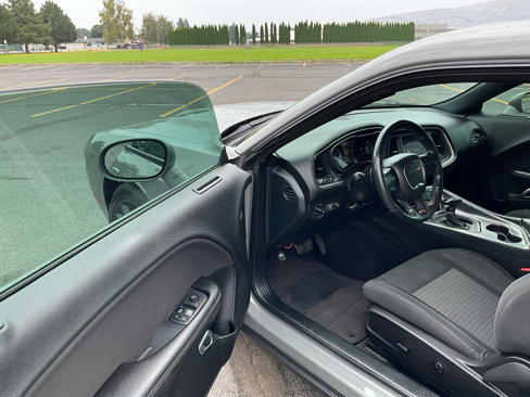 Used 2018 Dodge Challenger SXT w/ Blacktop Package image 7