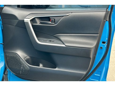 Used 2019 Toyota RAV4 LE image 19