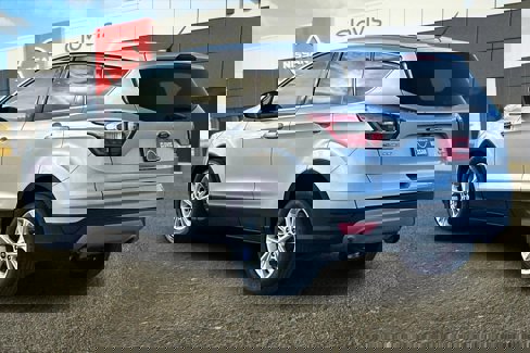 Used 2017 Ford Escape SE image 7
