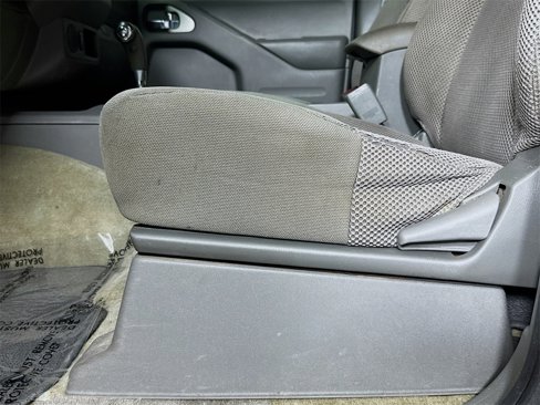 Used 2015 Nissan Frontier SV image 17