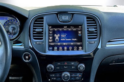 Certified 2019 Chrysler 300 S w/ 300S Premium Group image 11