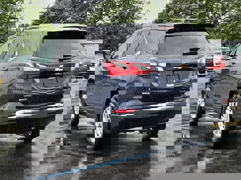 Used 2018 Chevrolet Equinox LT image 4
