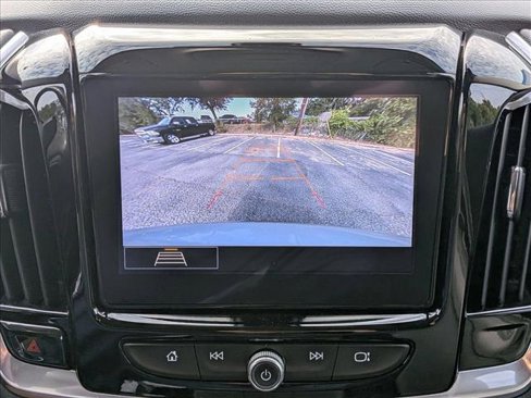 Used 2020 Chevrolet Traverse LT image 13