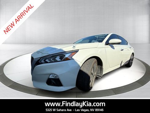 Used 2020 Nissan Altima 2.5 SV image 1
